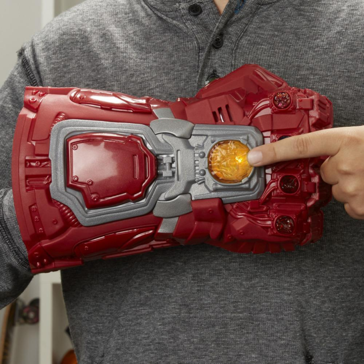 AVENGERS RED ELECTRONIC GAUNTLET HASBRO 002-E9508